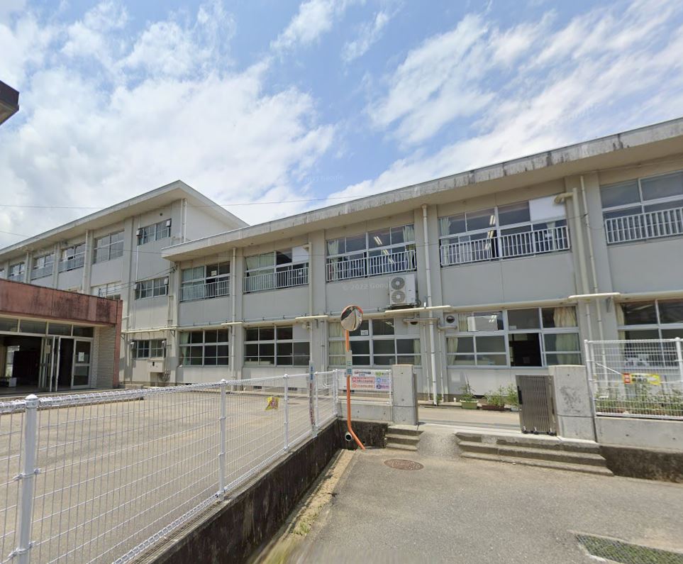 鴨田小学校